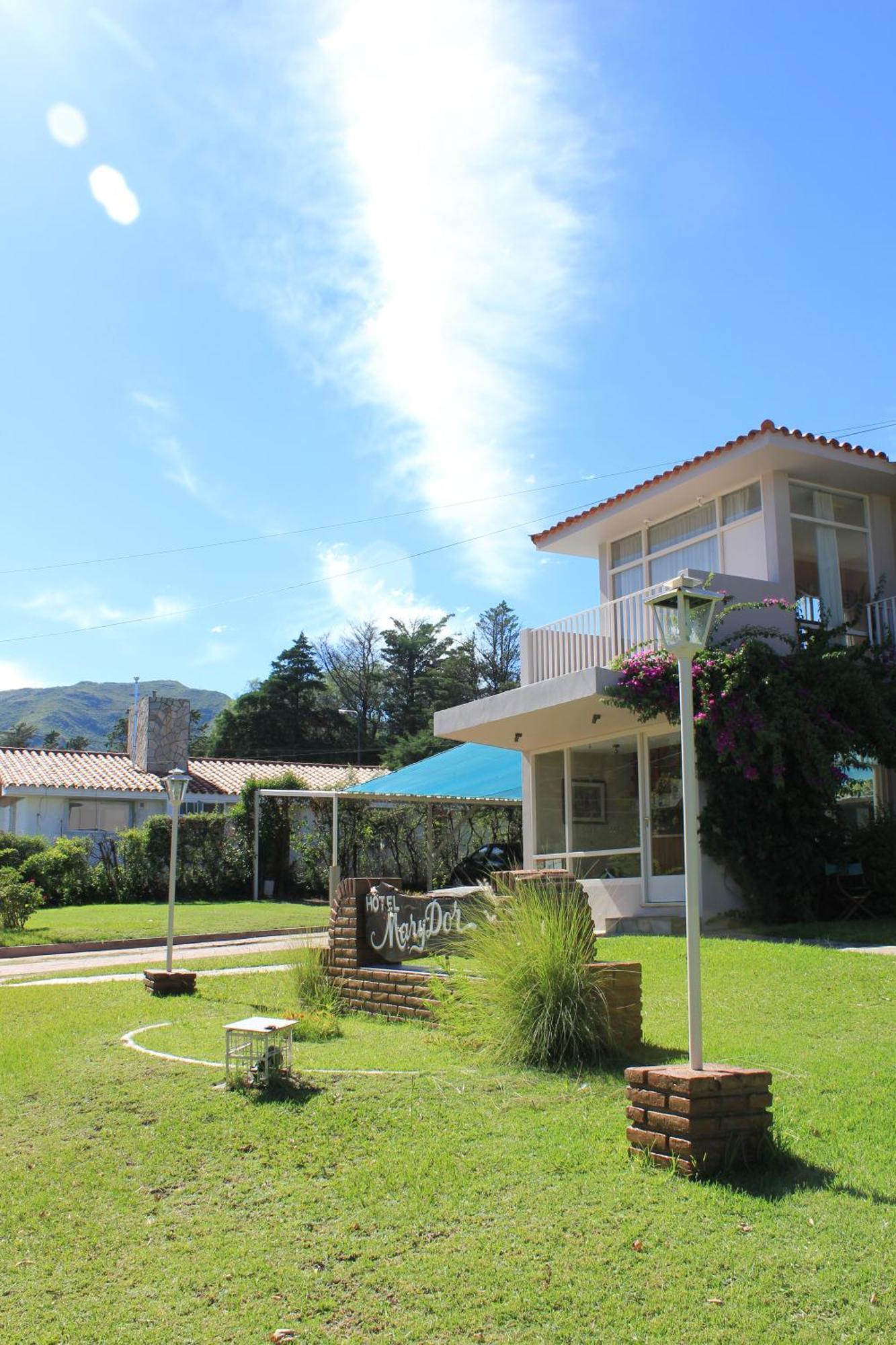 Hotel Marydor La Falda Bagian luar foto